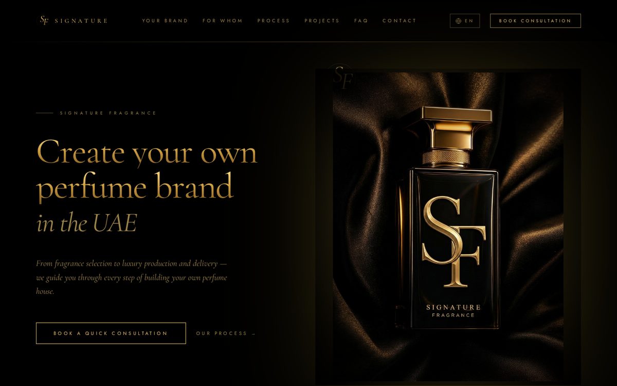 Úvodní stránka webu Signature Fragrance s fotografií flakonu parfému